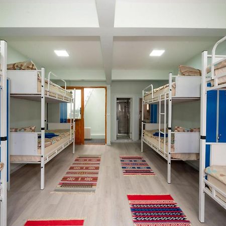 Xalila Hostel & Cafe Ladies Room イスタンブール エクステリア 写真