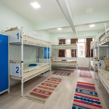 Xalila Hostel & Cafe Ladies Room イスタンブール エクステリア 写真