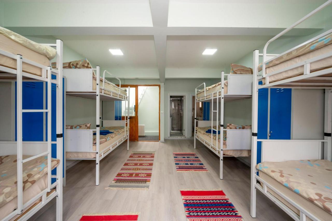 Xalila Hostel & Cafe Ladies Room イスタンブール エクステリア 写真