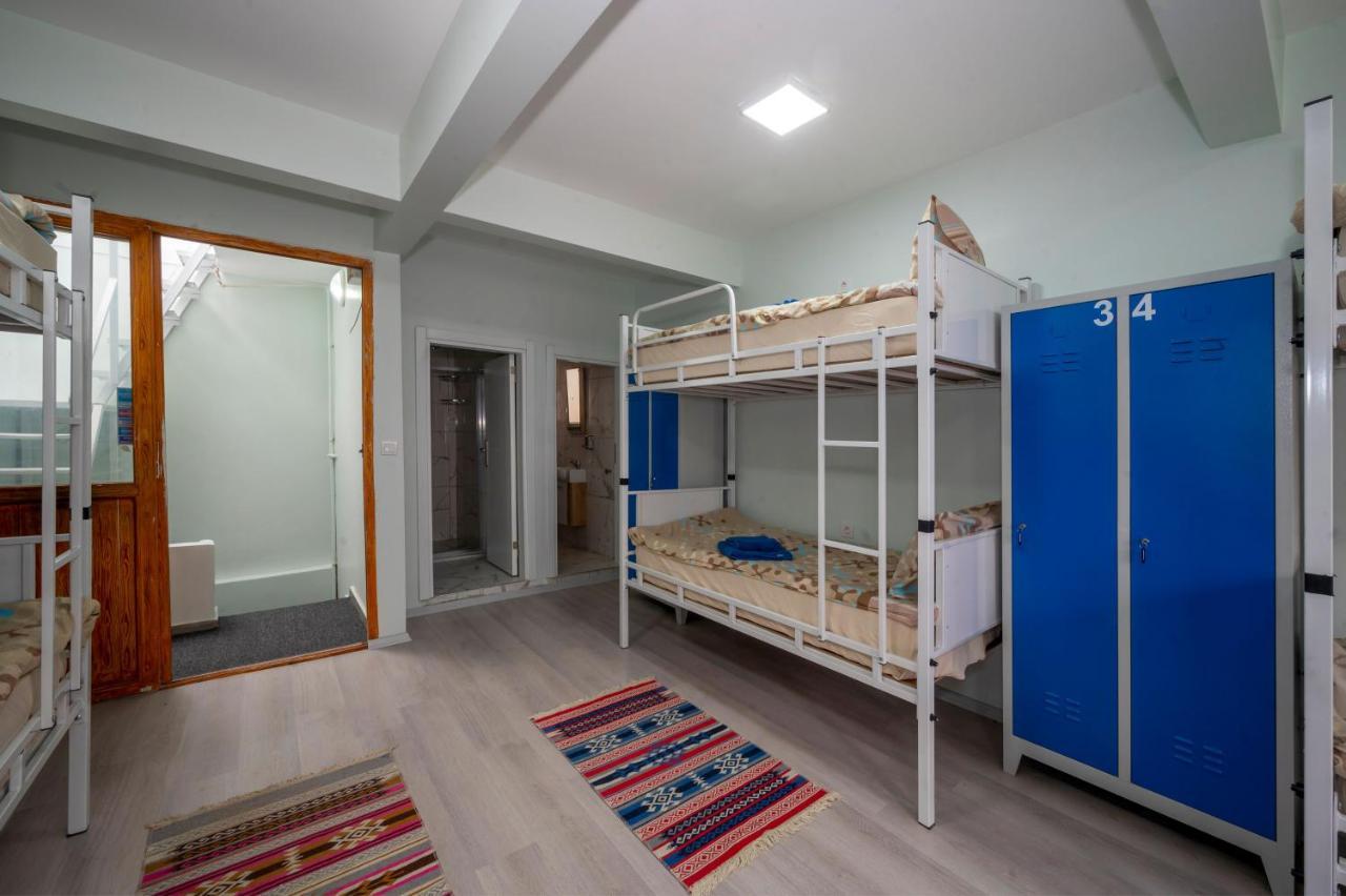 Xalila Hostel & Cafe Ladies Room イスタンブール エクステリア 写真